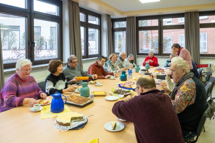 Vor dem Spielen gab es mitgebrachten Kaffee und Kuchen